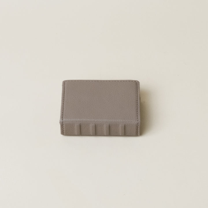 ダイヤリーウォレット　レザー コンパクト財布 ベージュ Diarywallet（ダイアリーウォレット） – Laluce Online Store